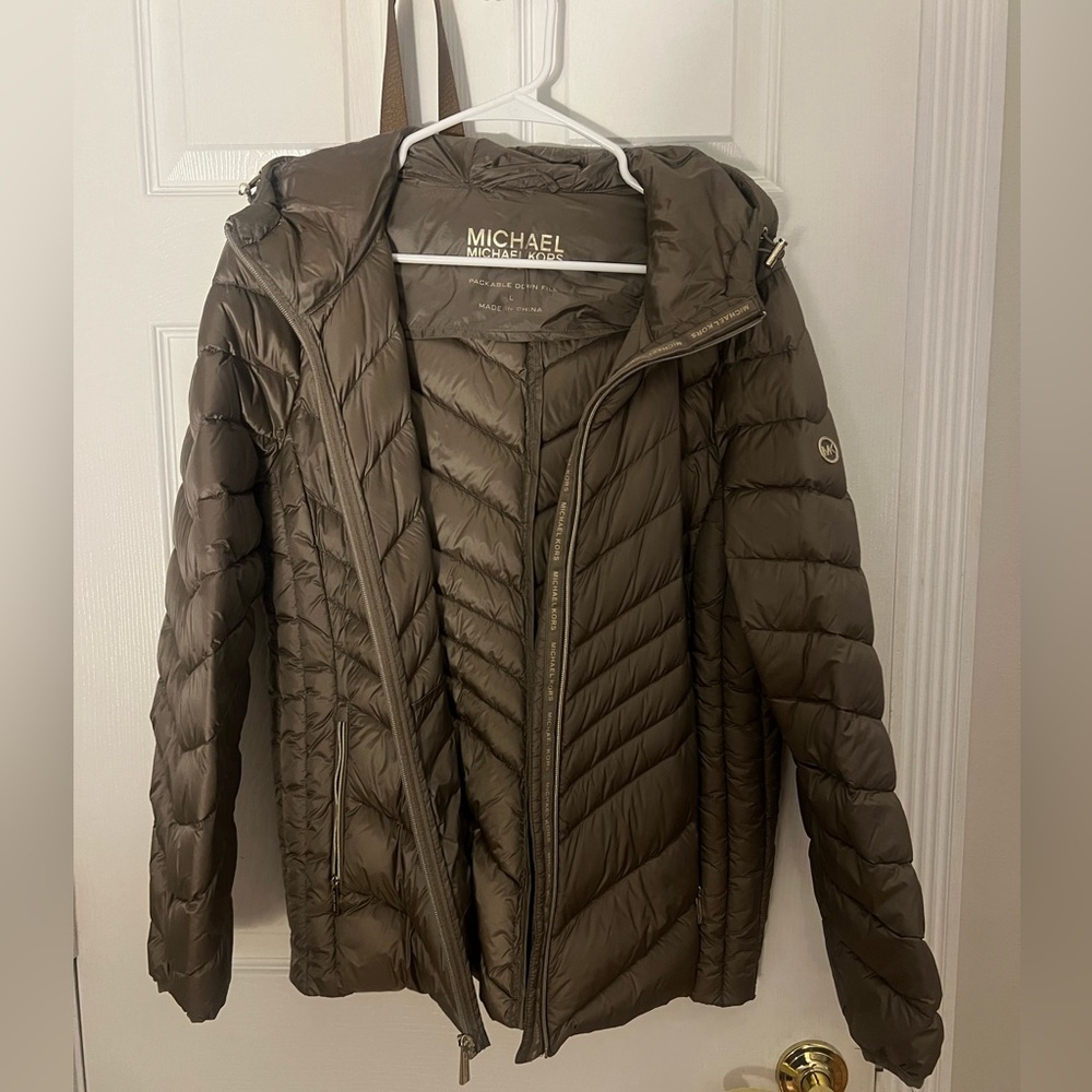 Micheal Kors Chevron Logo Print Quilted Nylon